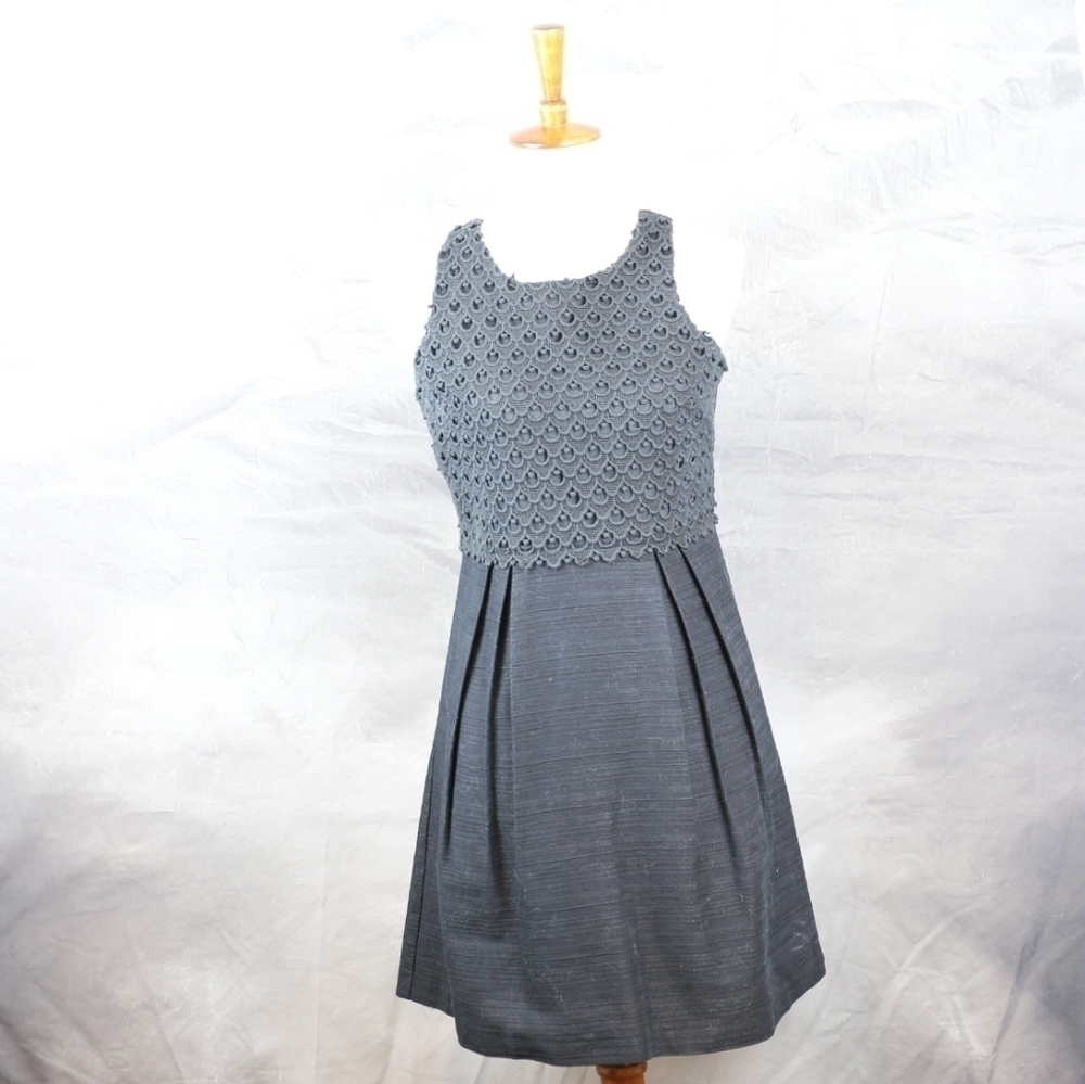 Ann Taylor LOFT black eyelet full skirt dress 4P - Picture 3 of 3